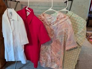lot 264 image: Womens Clothing Lot 4 Items Worthington SHI Inc Blouses Shirts