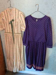 lot 268 image: Sue Sherry 2 Dresses Floral Print Long Sleeve New York