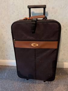 lot 291 image: Concourse Rolling Carry-On Luggage Suitcase