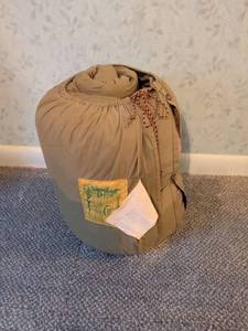 lot 292 image: Serta Warmahill Sleeping Bag