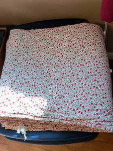 lot 310 image: Floral Quilted Bedding Set with White Backing and Red Pink Trim