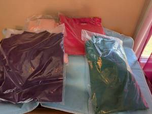 lot 329 image: American Sweetheart Womens Clothing Lot Size M 4 Items