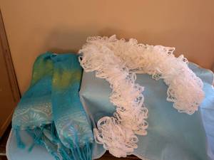 lot 336 image: Two scarfs.