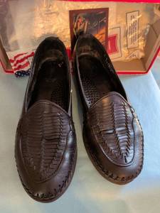 lot 348 image: Dockers Mens Black Loafers Size 10.5 Pair