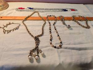 lot 362 image: Lot of 7 Chain Necklaces and Bracelets with Beads Charms Pendants