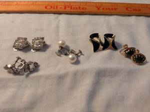 lot 366 image: Fashion Jewelry Lot 5 Pairs Earrings Pearl Black Stone Rhinestone