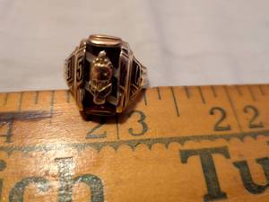 lot 376 image: 10K Gold Ring with Red Stone Eagle Emblem