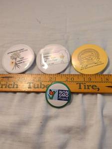 lot 384 image: Kansas Recovery Conference Pinback Buttons 4-Piece Lot 2015-2017