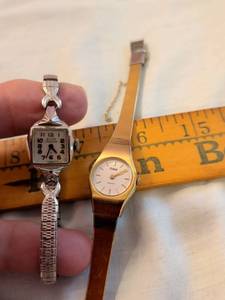 lot 390 image: Elgin and Pulsar Quartz Wristwatch Lot 2 Watches