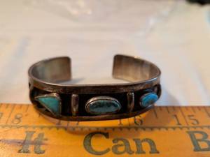 lot 391 image: Turquoise Cuff Bracelet with Three Stone Settings