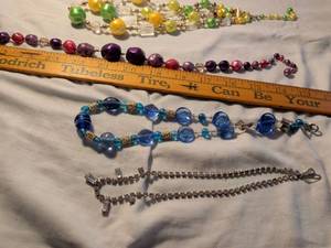 lot 403 image: Beaded Bracelets Lot 4 Pieces Blue Purple Yellow Green. Costume jewelry