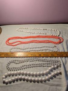 lot 405 image: 6 Piece Beaded Necklace Lot Red Coral White Pearl