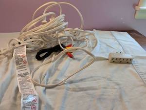 lot 419 image: Extension Cord with 6-Outlet Power Strip and RCA Cable