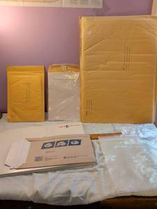 lot 424 image: USPS 6x10 Small Photo Document Mailer Padded Envelopes Lot