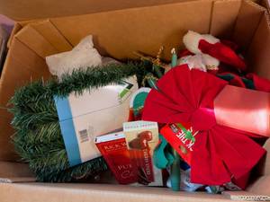 lot 444 image: Christmas Decoration Lot 50ft Juniper Garland Candles Bows Books Wrapping