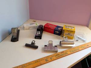 lot 459 image: Vintage Stapler Lot Swingline Bostitch Markwell Standard Staples