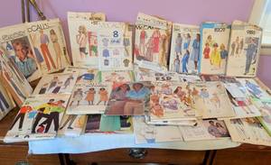 lot 471 image: Lot of 30 Sewing Patterns McCalls Simplicity Butterick Kwik