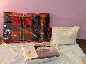 lot 489 image: Home Collection Twin Fitted Sheet 250 Thread Count 100% Egyptian Cotton, tri color throw and several sheer panels.