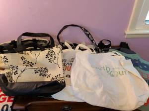 lot 503 image: Lot of 5 Promotional Tote Bags Earth Justice Guiding Eyes