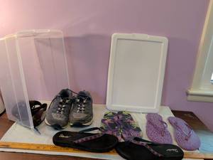 lot 508 image: Lot of 5 Pairs Shoes and Sandals Athletic Hiking Flip Flops