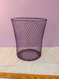 lot 509 image: Purple Wire Mesh Waste Basket Bin Container