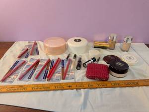 lot 524 image: Cosmetics Lot Maybelline LAimant YSL Neutrogena Brow Eyeliner Foundation