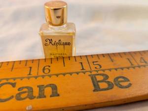 lot 532 image: Raphael Paris Replique Fragrance Bottle 2 g