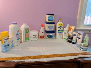 lot 540 image: Cosmetics & Personal Care Product Lot 18 Items