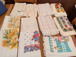 lot 569 image: Vintage Kitchen Towel Lot 12 Pieces Floral Plaid Printed Cotton