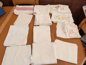 lot 570 image: Lot of White Linens and Tea Towels with Hand Embroidery