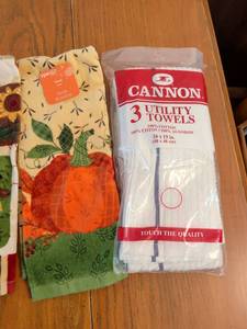 lot 572 image: Lot of 6 Kitchen Towels including Cannon 3-Pack Utility Towels 16x19 inches