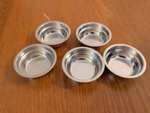 lot 587 image: Set of 5 Stainless Steel seasoning bowls.