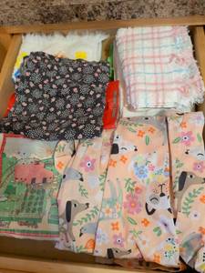 lot 605 image: Cheesecloth and Kitchen Towels Lot 2 Square Yards Plus Additional Textiles