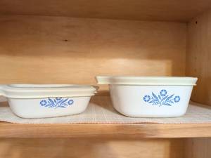 lot 619 image: Corning Ware 2-Piece Blue Cornflower Casserole Dish Set with Lids