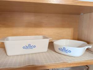 lot 620 image: Corning Ware 3-Piece Bakeware Set Blue Cornflower P-1-B 1 Qt