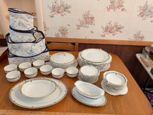 lot 630 image: Noritake Glendive dish set. Approximately 35 pieces