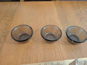 lot 636 image: Set of three dessert bowls