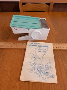lot 640 image: Minit Chef Food Cutter with Recipes and Operating Instructions