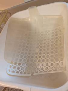 lot 652 image: Plastic Dish Drying Rack with Drainboard and Utensil Basket