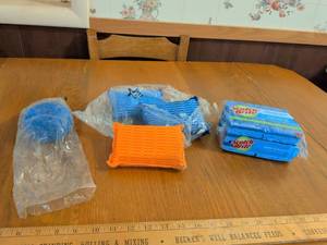 lot 670 image: Scotch-Brite Non-Scratch Scrub Sponges and Blue Scrubbing Pads Lot