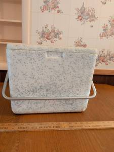 lot 679 image: Lifoam Insulated Ice Chest
