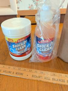 lot 686 image: Amos Shock It Clean Supreme Wipes 160 Count Lot of 2