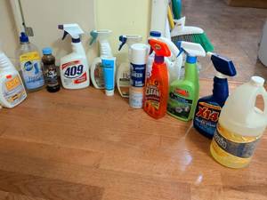 lot 689 image: Cleaning Supplies Lot - Bona, Pledge, 409, Orange Clean, Mold Armor, X14 and More