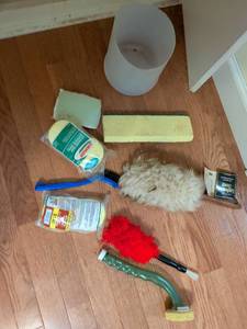 lot 692 image: Cleaning Supplies Lot Sponges Brushes Dusters Bucket