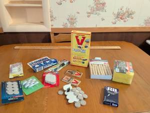 lot 709 image: Scouring Sponge Pad Set Counter Top Display
