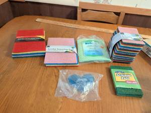 lot 715 image: Scouring Pads and Sponge Cloths Lot - Multiple Packs