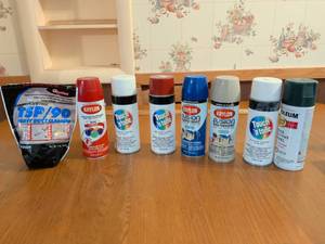 lot 716 image: Paint & Cleaner Lot Krylon, Touch n Tone, Oleum - 8 Items