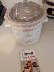 lot 718 image: Crock pot