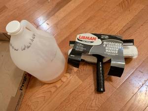 lot 723 image: Libman Microfiber & Squeegee Window Washer 11 #00194