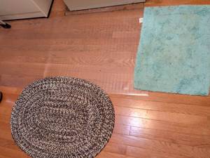 lot 726 image: Lot of 2 Floor Rugs Round Braided Multi-Color and Rectangular Shag Light Blue